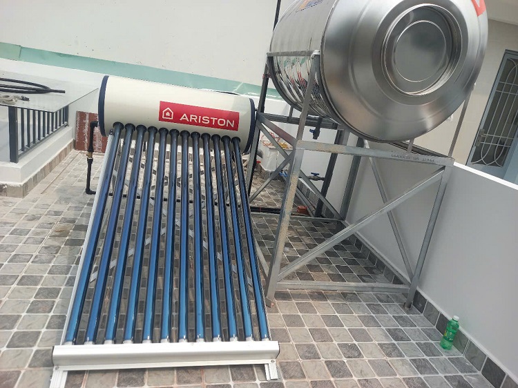 Năng lượng mặt trời Ariston 132L-12 ống F58 dòng ECO2 Năng lượng mặt trời Ariston 132L-12 ống F58 dòng ECO2