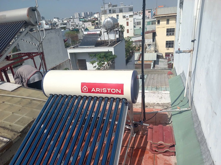 Năng lượng mặt trời Ariston 160L-15 ống F58 dòng ECO2 Năng lượng mặt trời Ariston 160L-15 ống F58 dòng ECO2