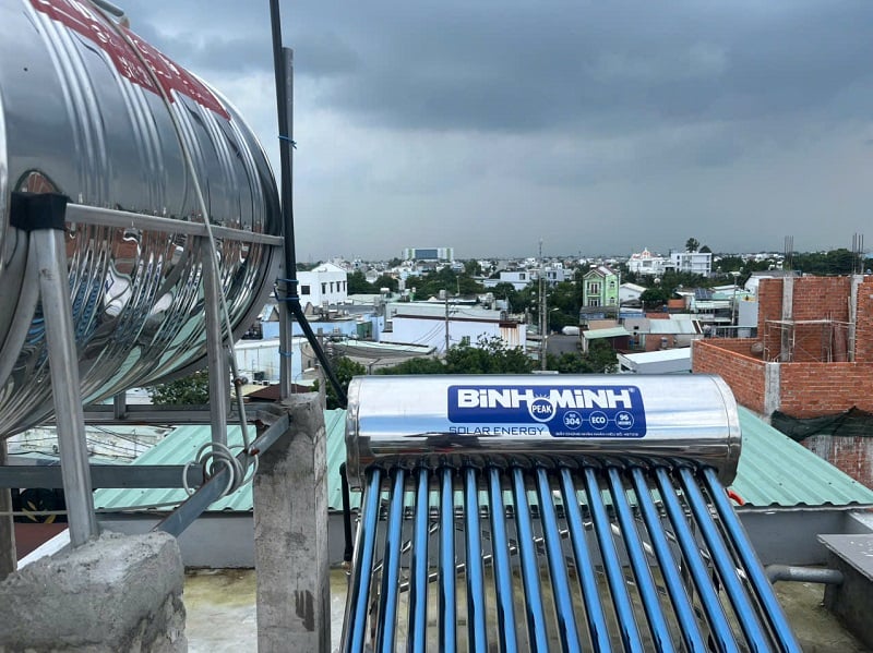 Lắp máy nước nóng mặt trời Bình Minh 160L Lắp máy nước nóng mặt trời Bình Minh 160L