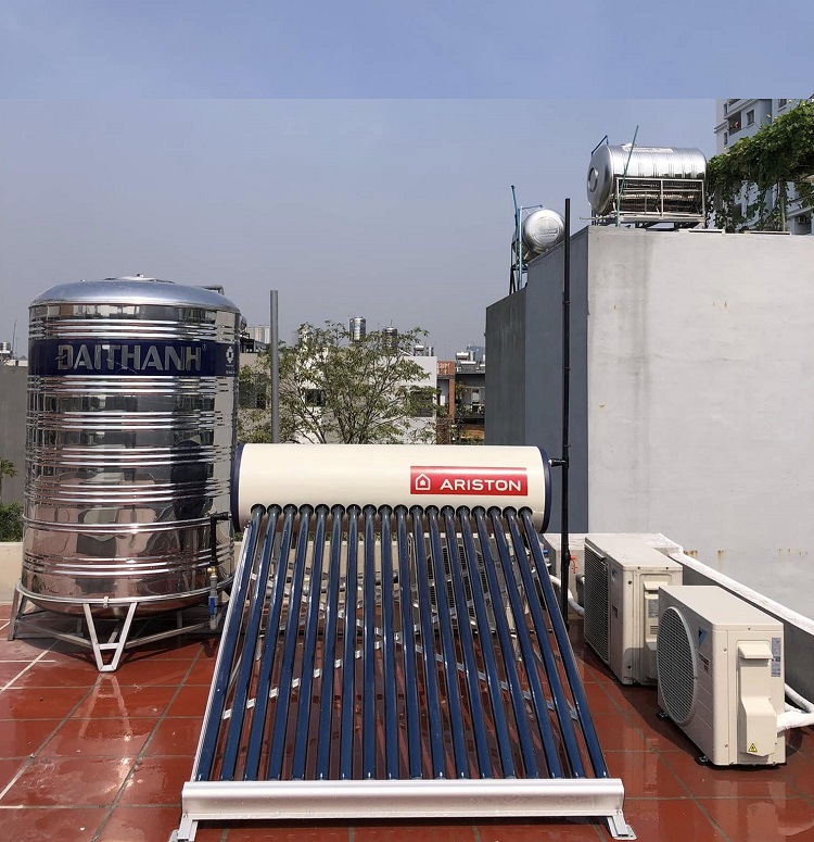 Hoàn thiện Máy nước nóng mặt trời Ariston tại Quận 2 Hoàn thiện Máy nước nóng mặt trời Ariston tại Quận 2