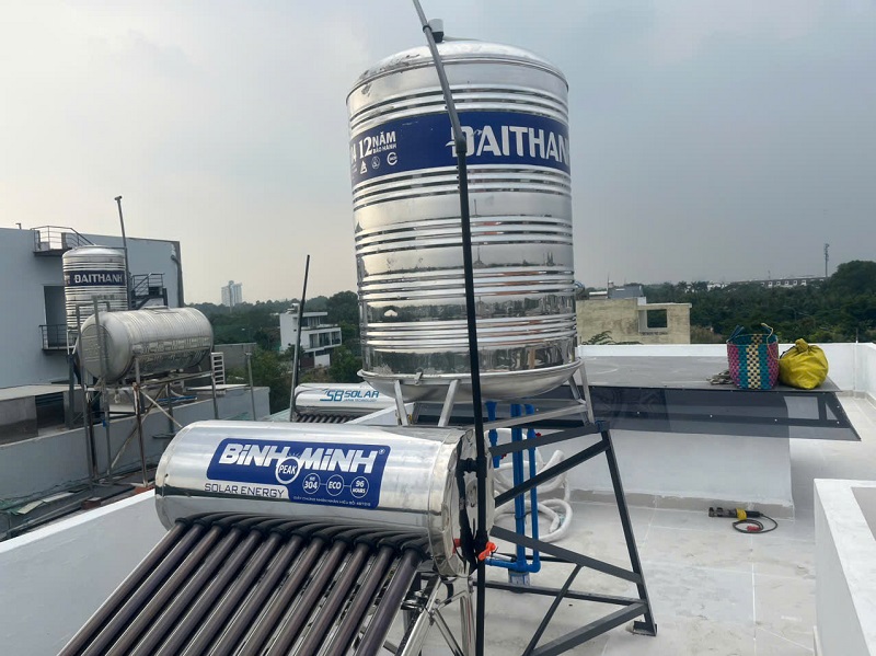 Hoàn thiện máy nước nóng mặt trời Bình Minh 130L tại Bình Thạnh Hoàn thiện máy nước nóng mặt trời Bình Minh 130L tại Bình Thạnh