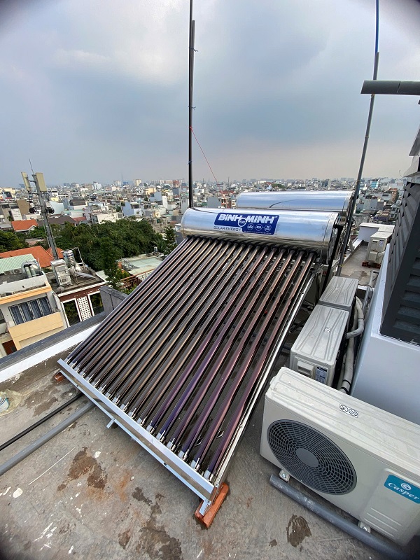 Hoàn thiện máy nước nóng mặt trời Bình Minh 180L tại Gò Vấp Hoàn thiện máy nước nóng mặt trời Bình Minh 180L tại Gò Vấp