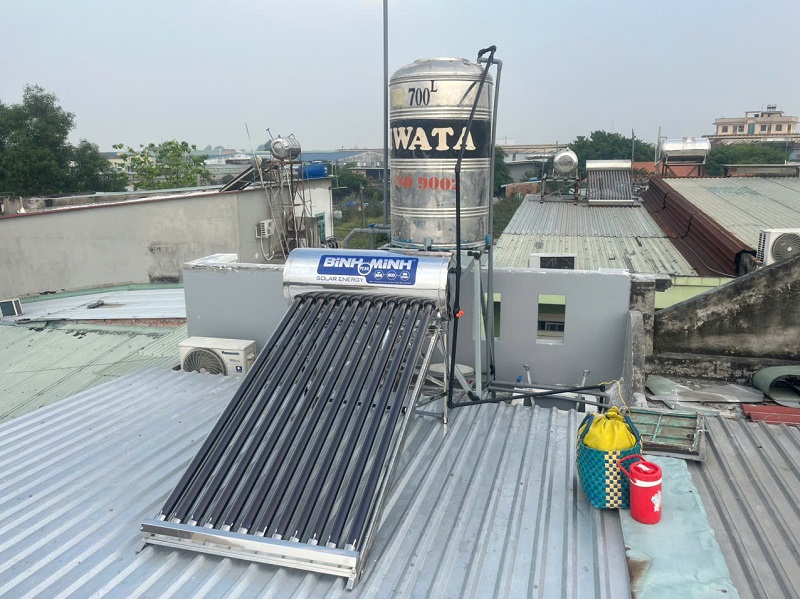 Hoàn thiện máy nước nóng mặt trời Bình Minh 130L tại Hóc Môn Hoàn thiện máy nước nóng mặt trời Bình Minh 130L tại Hóc Môn