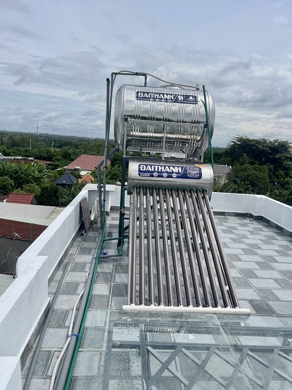 Bồn nước Đại Thành 1000L Ngang và Máy NLMT 130L-12 ống Bồn nước Đại Thành 1000L Ngang và Máy NLMT 130L-12 ống