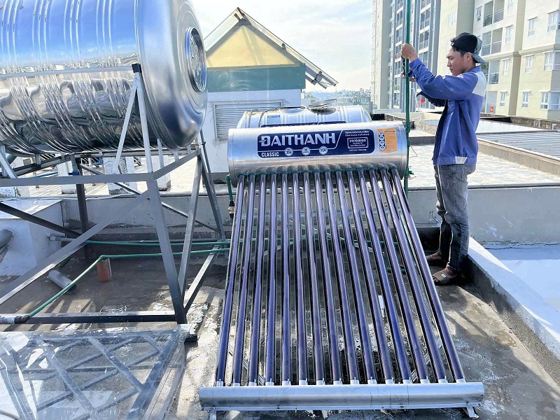 Bồn nước Đại Thành 1000L Ngang và Máy NLMT 160L-15 ống Bồn nước Đại Thành 1000L Ngang và Máy NLMT 160L-15 ống