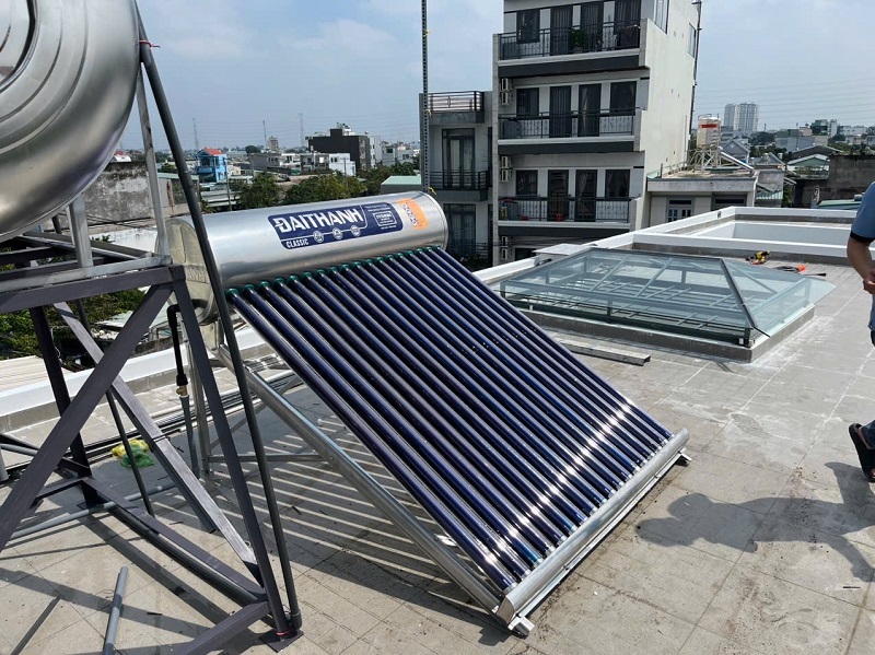 Bồn nước Đại Thành 1500L Ngang và Máy NLMT 180L-18 ống Bồn nước Đại Thành 1500L Ngang và Máy NLMT 180L-18 ống