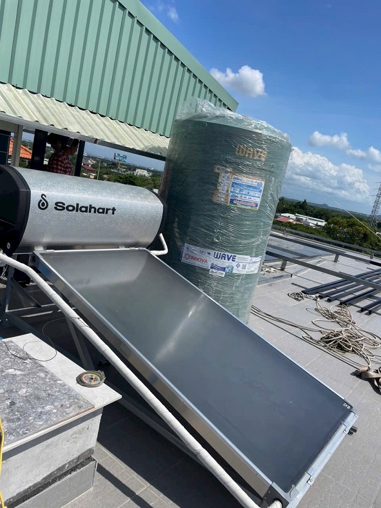 Máy nước nóng dạng tấm phẳng lắp tại Thủ Đức Máy nước nóng dạng tấm phẳng lắp tại Thủ Đức