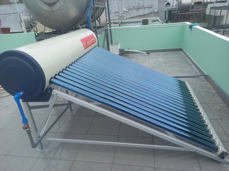 Máy nước nóng mặt trời Ariston 250L ECO2 tại Thủ Đức Máy nước nóng mặt trời Ariston 250L ECO2 tại Thủ Đức
