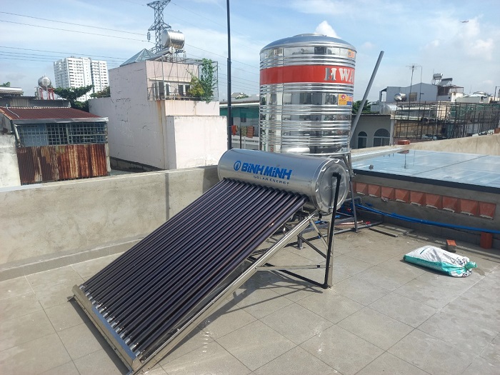 Lắp máy nước nóng mặt trời Bình Minh trên mặt sàn Lắp máy nước nóng mặt trời Bình Minh trên mặt sàn