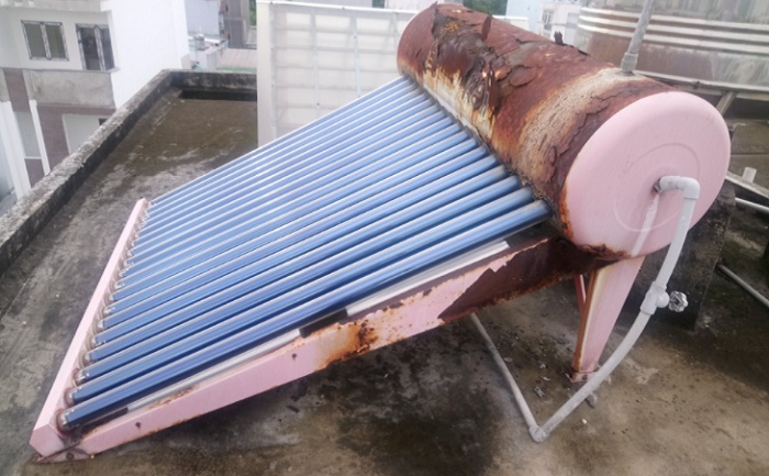 Máy nước nóng mặt trời không nóng do bị thủng Bình bảo ôn Máy nước nóng mặt trời không nóng do bị thủng Bình bảo ôn