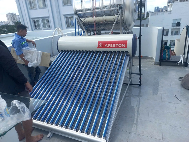 Năng lượng mặt trời Ariston 210L ECO2 tại TP.HCM Năng lượng mặt trời Ariston 210L ECO2 tại TP.HCM