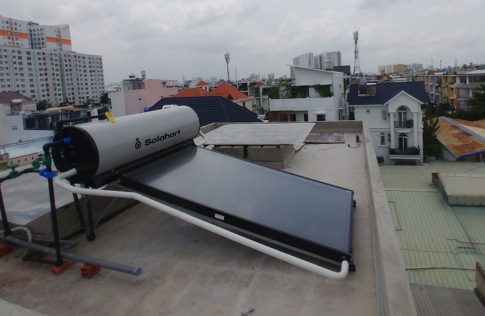 Máy nước nóng Solahart Thủ Đức Sunheat 150L lắp tại Thành phố Thủ Đức trên mái bằng. Máy nước nóng Solahart Thủ Đức Sunheat 150L lắp tại Thành phố Thủ Đức trên mái bằng.