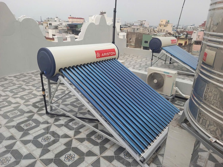 Lắp đặt Máy nước nóng năng lượng mặt trời Ariston tại TP.Hồ Chí Minh Lắp đặt Máy nước nóng năng lượng mặt trời Ariston tại TP.Hồ Chí Minh