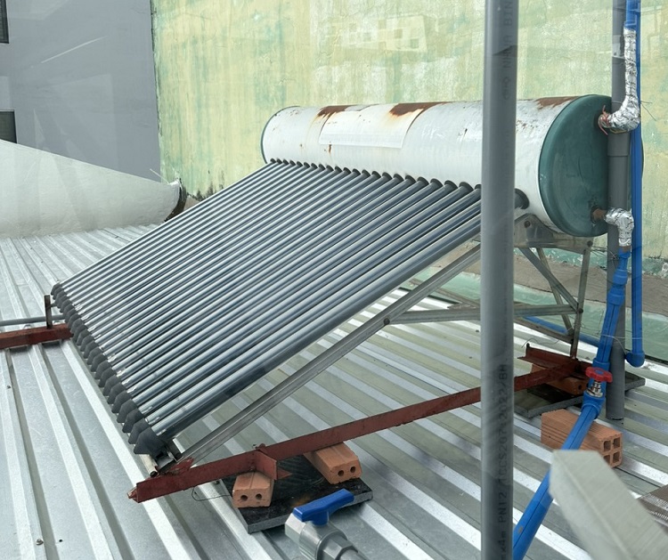 Bình bảo ôn Máy nước nóng bị chảy nước Bình bảo ôn Máy nước nóng bị chảy nước