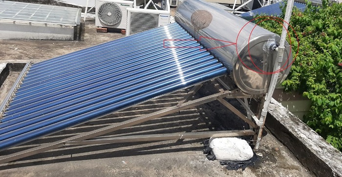 Dịch vụ sửa máy nước nóng mặt trời bị rò rỉ chảy nước Dịch vụ sửa máy nước nóng mặt trời bị rò rỉ chảy nước