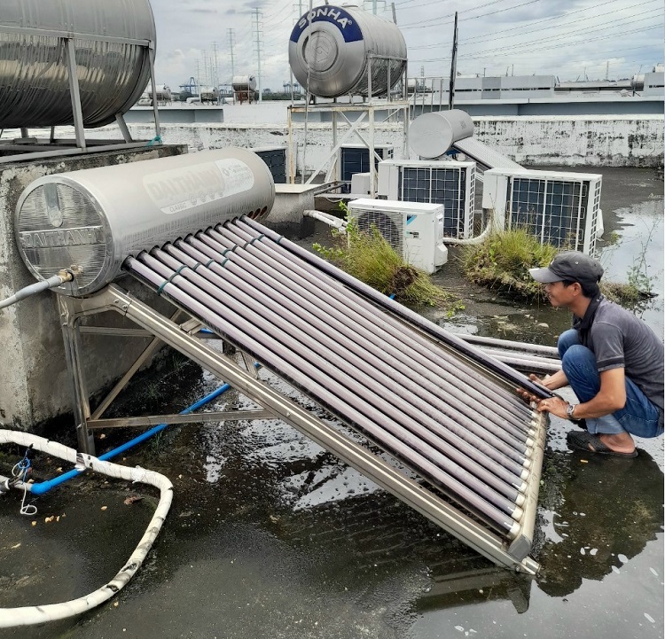 Tháo ống thủy tinh Máy nước nóng mặt trời Tháo ống thủy tinh Máy nước nóng mặt trời