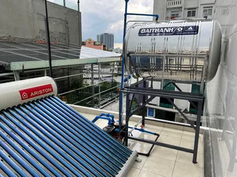 Máy nước nóng năng lượng mặt trời Ariston 300L 100% Tiêu chuẩn Ý