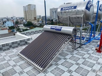Công trình lắp đặt và bàn giao máy nước nóng mặt trời Bình Minh 200L