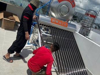 Máy nước nóng mặt trời Hwata chính hãng từ nhà phân phối Phát Tiến