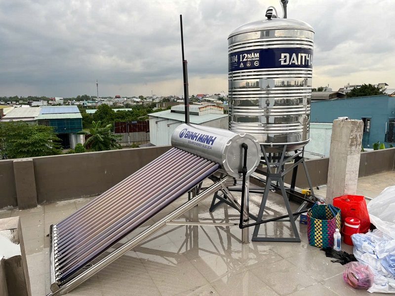 Lắp máy NLMT Bình Minh 160L-15 ống f58 trên mặt sàn Lắp máy NLMT Bình Minh 160L-15 ống f58 trên mặt sàn