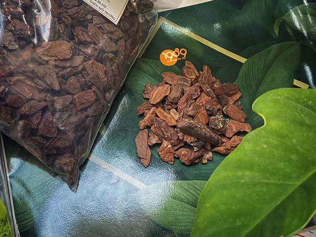 Cách Xử Lý Giá Thể Vỏ Thông Trồng Lan dễ dàng