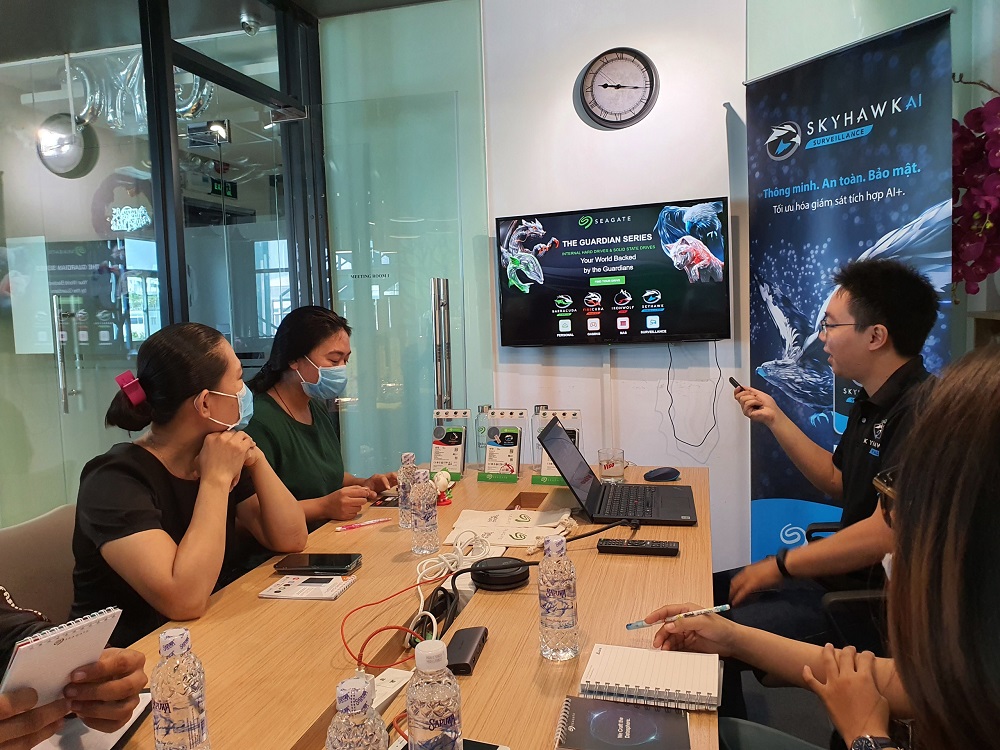 MaxLink và buổi giới thiệu sản phẩm mới tại văn phòng Seagate MaxLink và buổi giới thiệu sản phẩm mới tại văn phòng Seagate