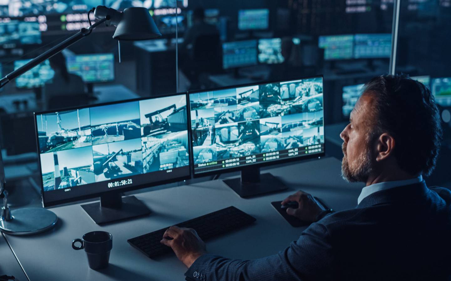 Chuyển Đổi An Ninh Bằng AI: Tương Lai Của Hệ Thống An Toàn Thông Minh Chuyển Đổi An Ninh Bằng AI: Tương Lai Của Hệ Thống An Toàn Thông Minh