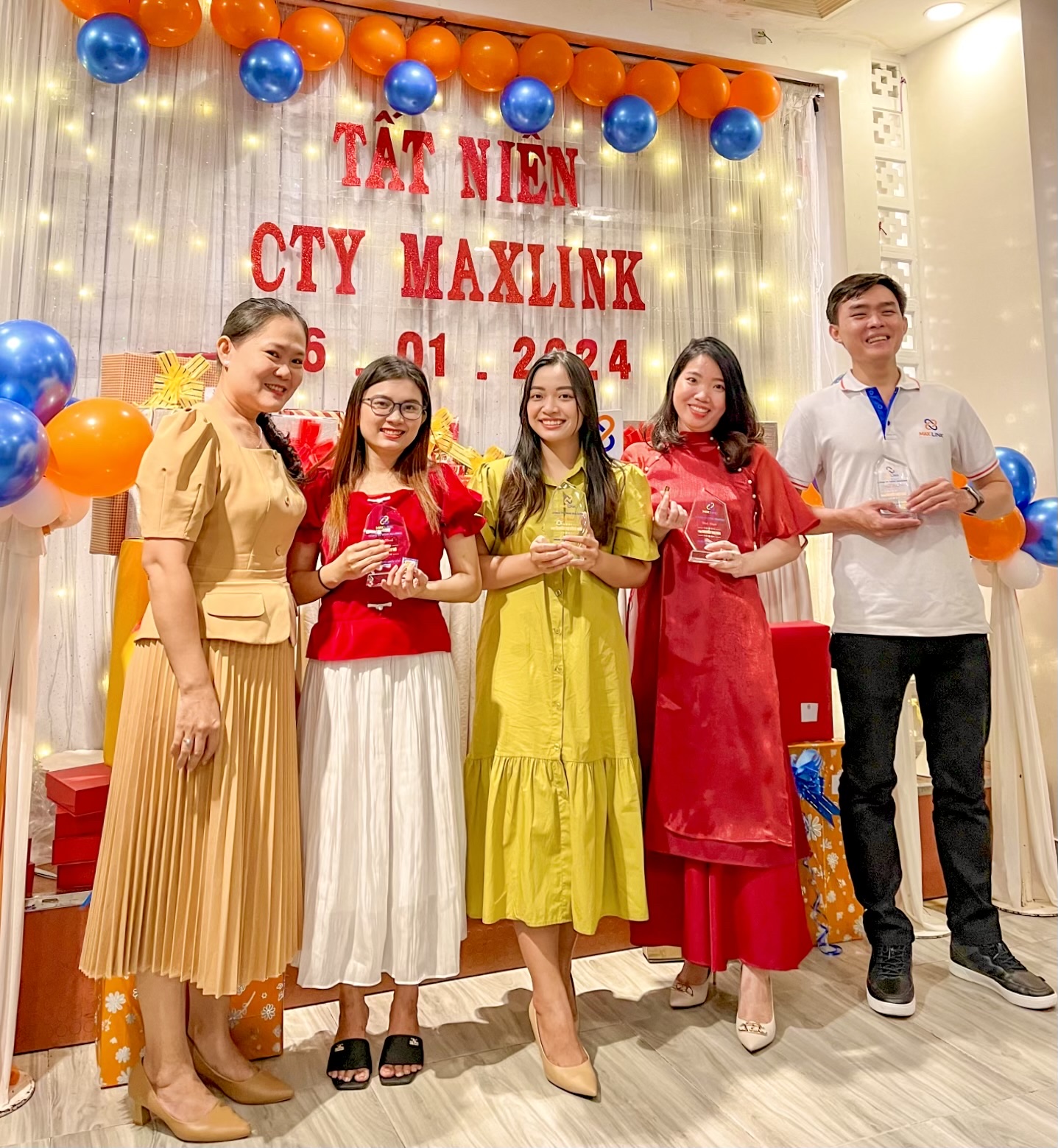 MAXLINK - TẤT NIÊN 2023 MAXLINK - TẤT NIÊN 2023