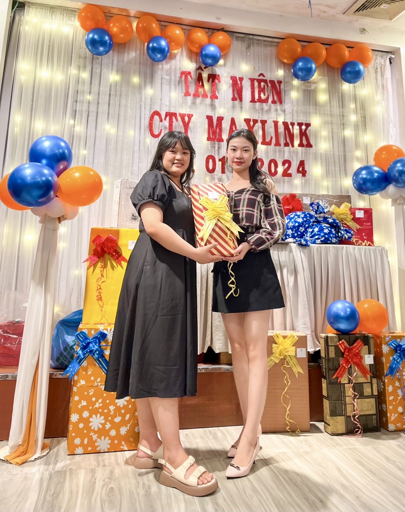 MAXLINK - TẤT NIÊN 2023 MAXLINK - TẤT NIÊN 2023