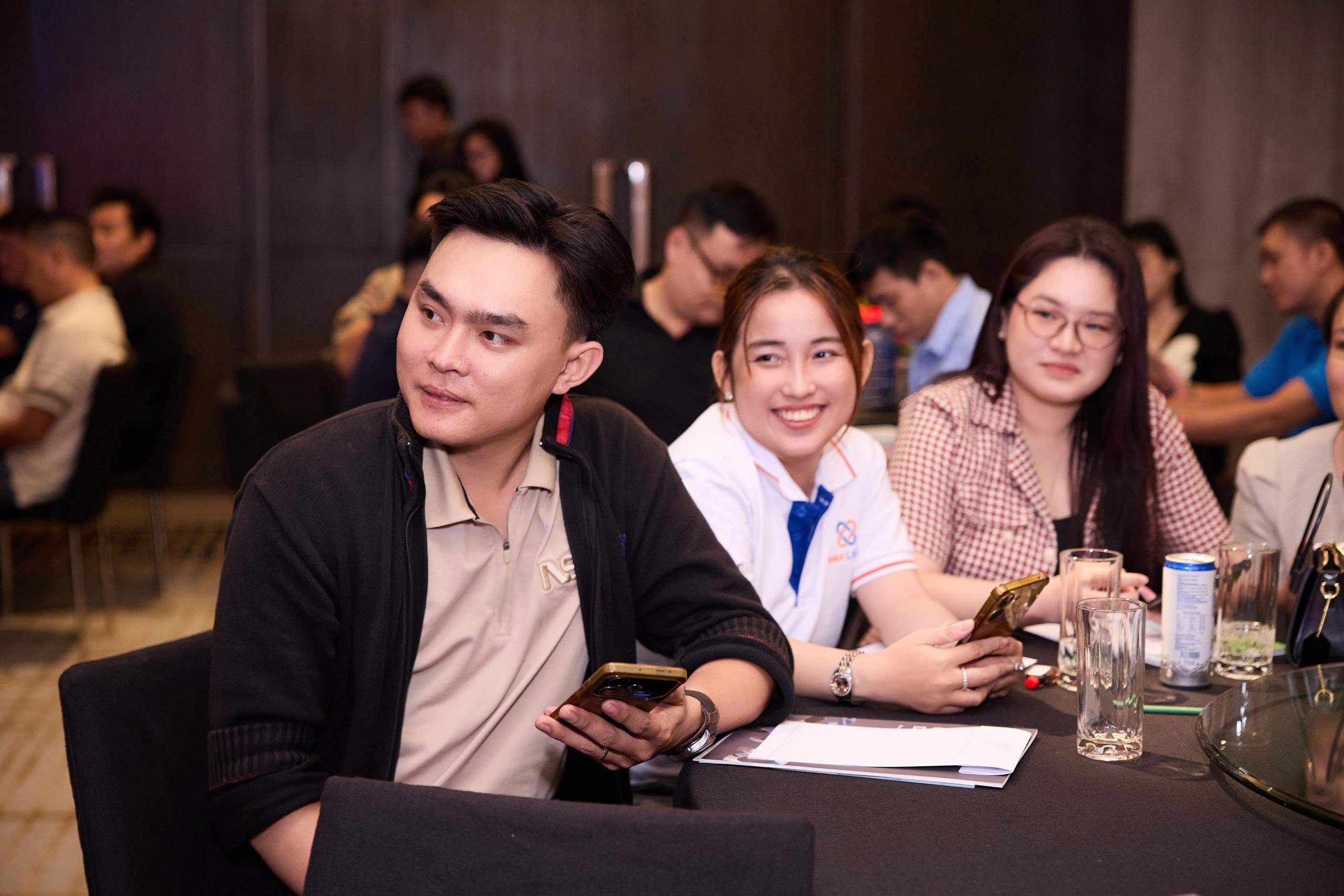 MaxLink Tham Dự Hội Thảo “Sức mạnh hội tụ cùng New Gen AI với AMD” MaxLink Tham Dự Hội Thảo “Sức mạnh hội tụ cùng New Gen AI với AMD”