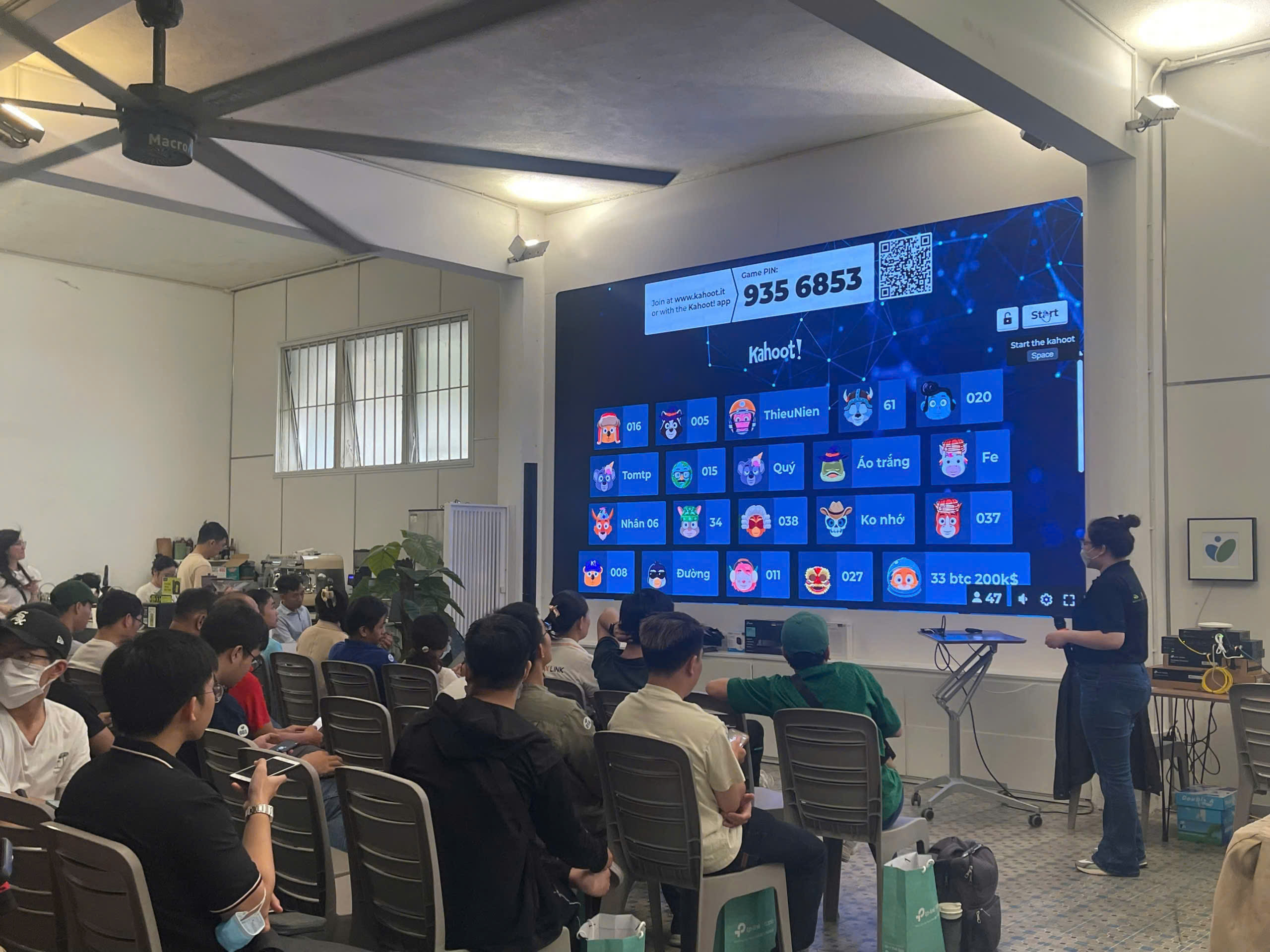 Recap Workshop Seagate X MaxLink X TP-Link: “Đột Phá Tiềm Năng Cho Doanh Nghiệp - Omada Wi-Fi 7 & Ổ Cứng IronWolf Cho NAS” Recap Workshop Seagate X MaxLink X TP-Link: “Đột Phá Tiềm Năng Cho Doanh Nghiệp - Omada Wi-Fi 7 & Ổ Cứng IronWolf Cho NAS”