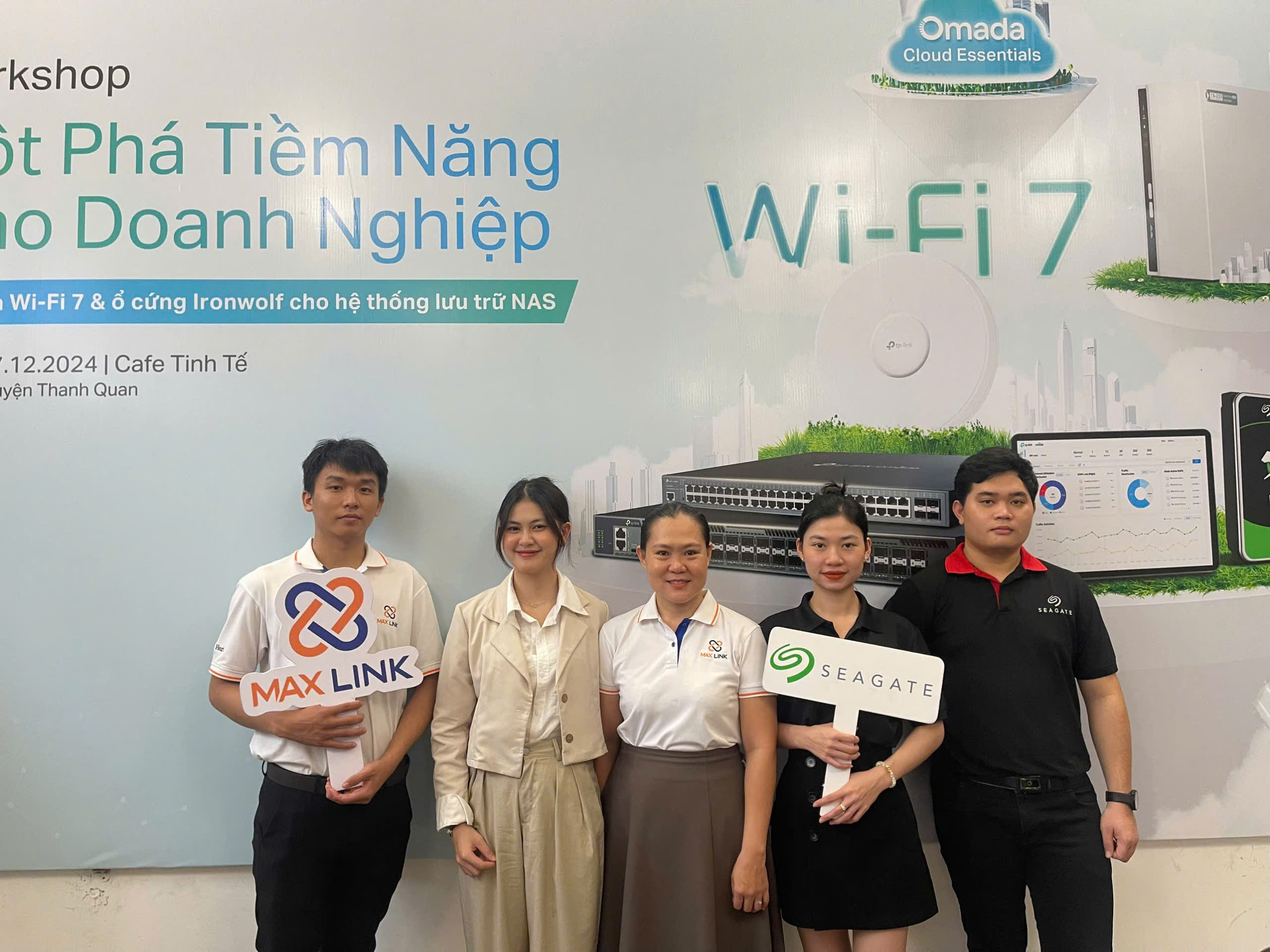 Recap Workshop Seagate X MaxLink X TP-Link: “Đột Phá Tiềm Năng Cho Doanh Nghiệp - Omada Wi-Fi 7 & Ổ Cứng IronWolf Cho NAS” Recap Workshop Seagate X MaxLink X TP-Link: “Đột Phá Tiềm Năng Cho Doanh Nghiệp - Omada Wi-Fi 7 & Ổ Cứng IronWolf Cho NAS”