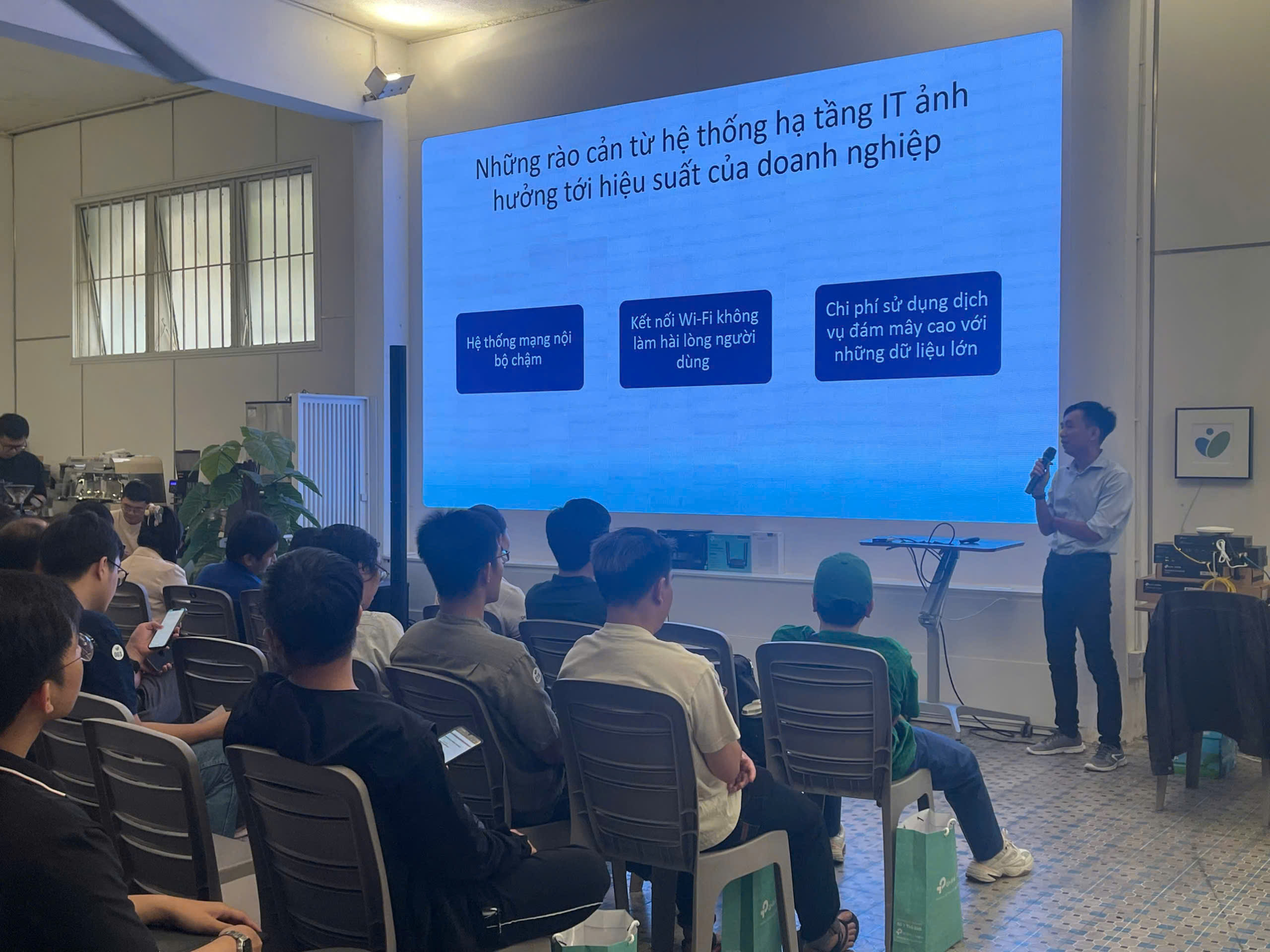 Recap Workshop Seagate X MaxLink X TP-Link: “Đột Phá Tiềm Năng Cho Doanh Nghiệp - Omada Wi-Fi 7 & Ổ Cứng IronWolf Cho NAS” Recap Workshop Seagate X MaxLink X TP-Link: “Đột Phá Tiềm Năng Cho Doanh Nghiệp - Omada Wi-Fi 7 & Ổ Cứng IronWolf Cho NAS”