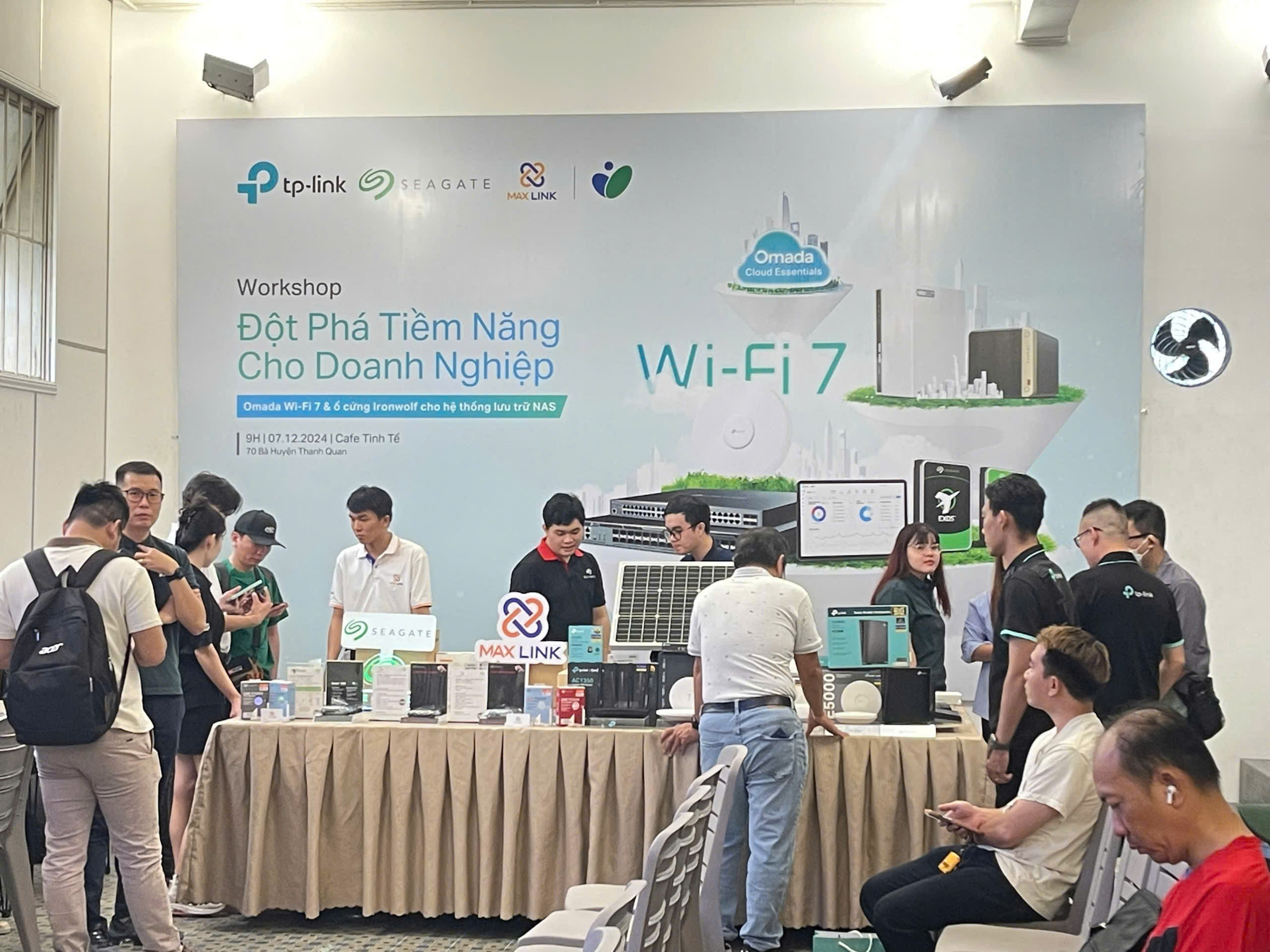 Recap Workshop Seagate X MaxLink X TP-Link: “Đột Phá Tiềm Năng Cho Doanh Nghiệp - Omada Wi-Fi 7 & Ổ Cứng IronWolf Cho NAS” Recap Workshop Seagate X MaxLink X TP-Link: “Đột Phá Tiềm Năng Cho Doanh Nghiệp - Omada Wi-Fi 7 & Ổ Cứng IronWolf Cho NAS”