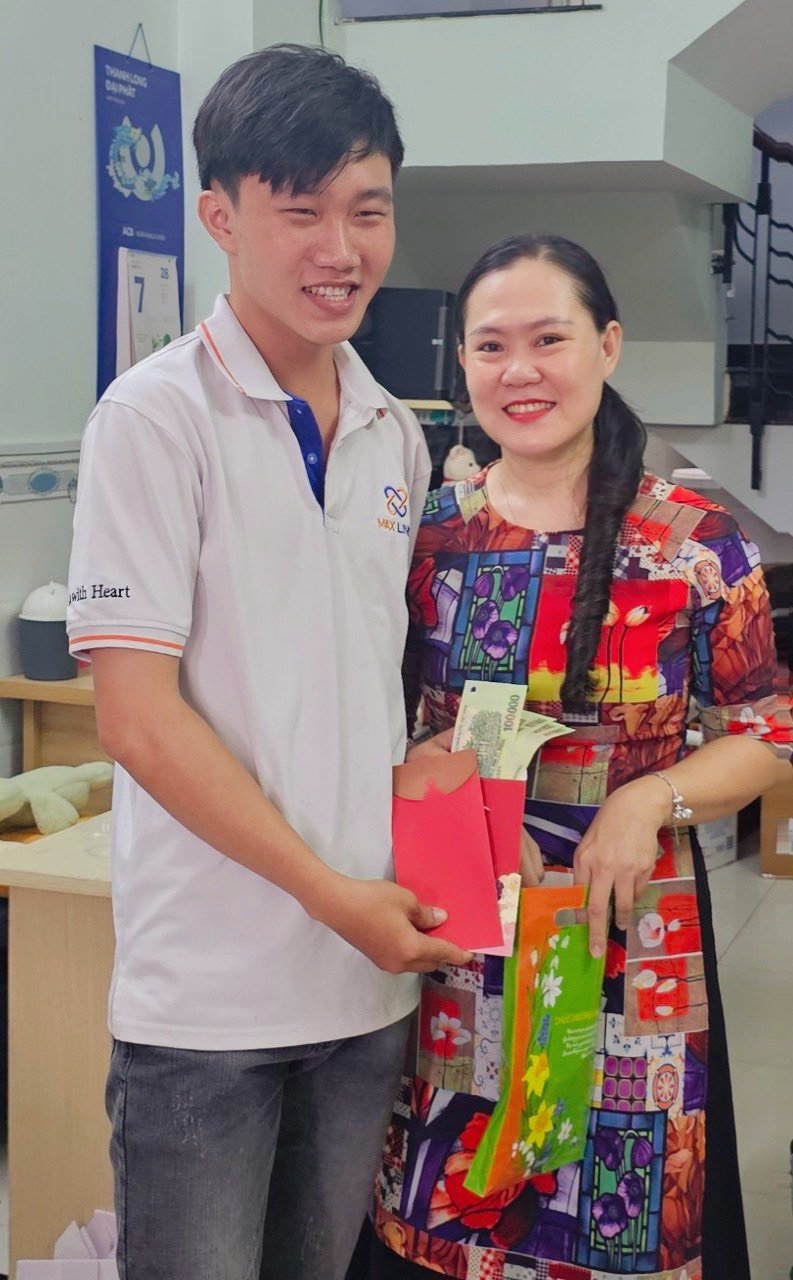 Tân Niên 2024 - Khởi Đầu Mới Đầy Thịnh Vượng Tân Niên 2024 - Khởi Đầu Mới Đầy Thịnh Vượng