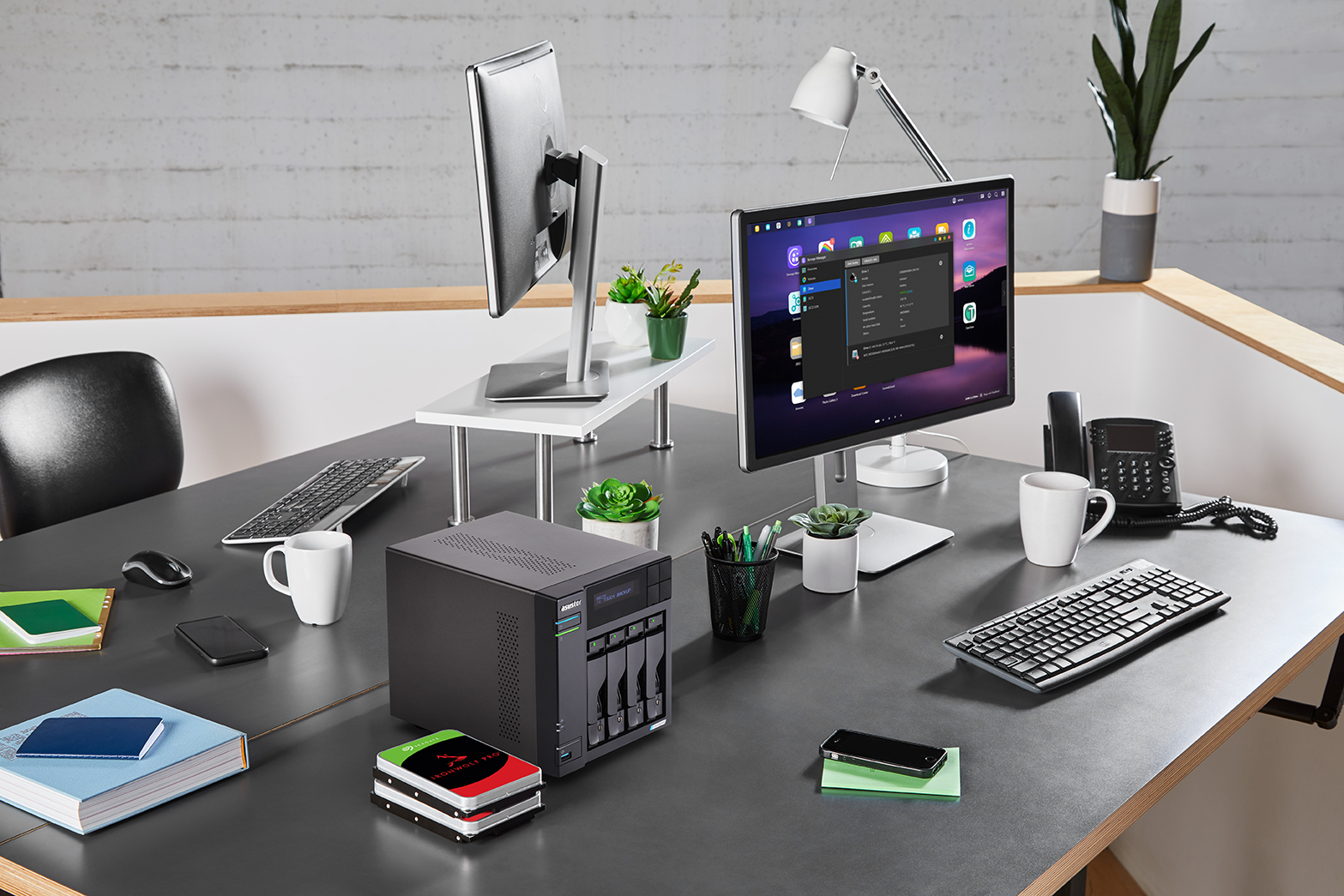 Tăng Cường Mạng Lưới Kinh Doanh Của Bạn Với IronWolf Tăng Cường Mạng Lưới Kinh Doanh Của Bạn Với IronWolf