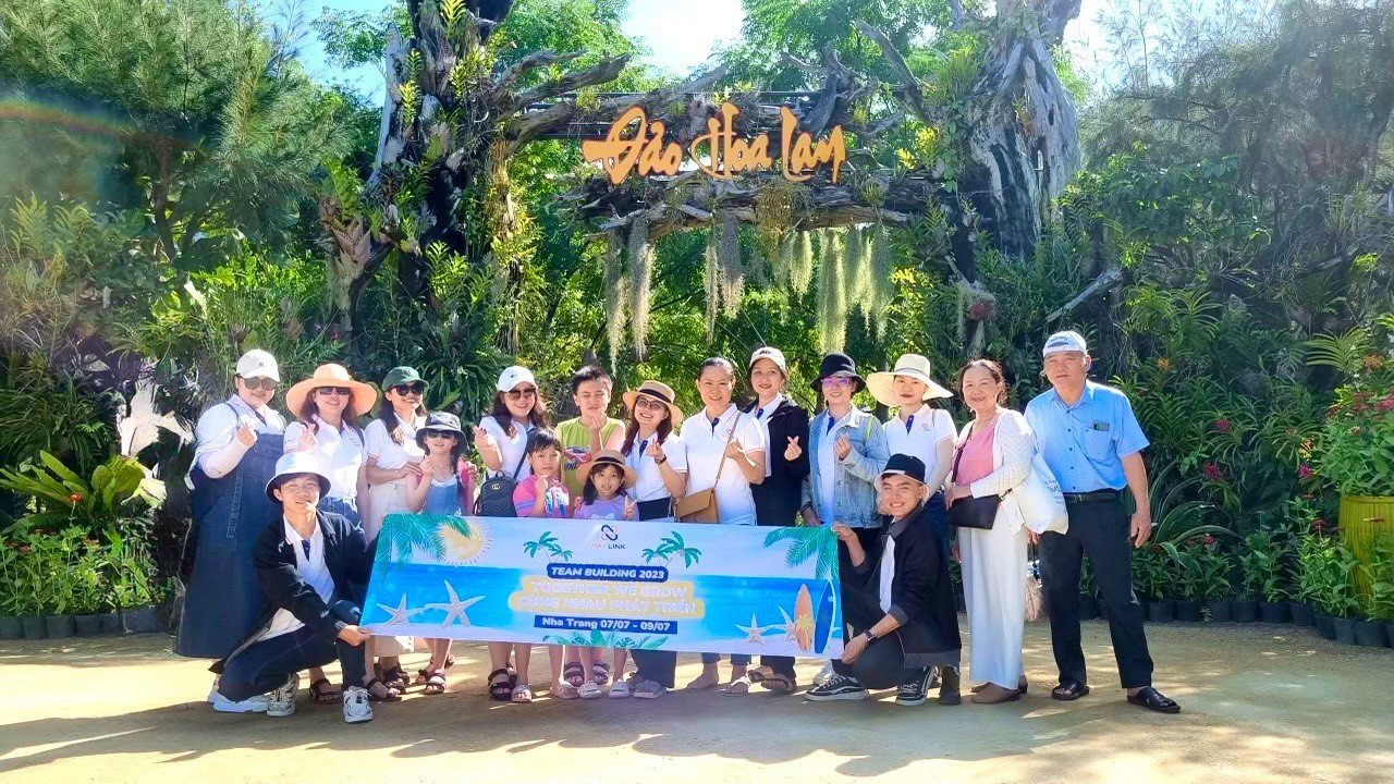 Teambuilding 2023 “TOGETHER WE GROW” Cùng nhau phát triển Teambuilding 2023 “TOGETHER WE GROW” Cùng nhau phát triển