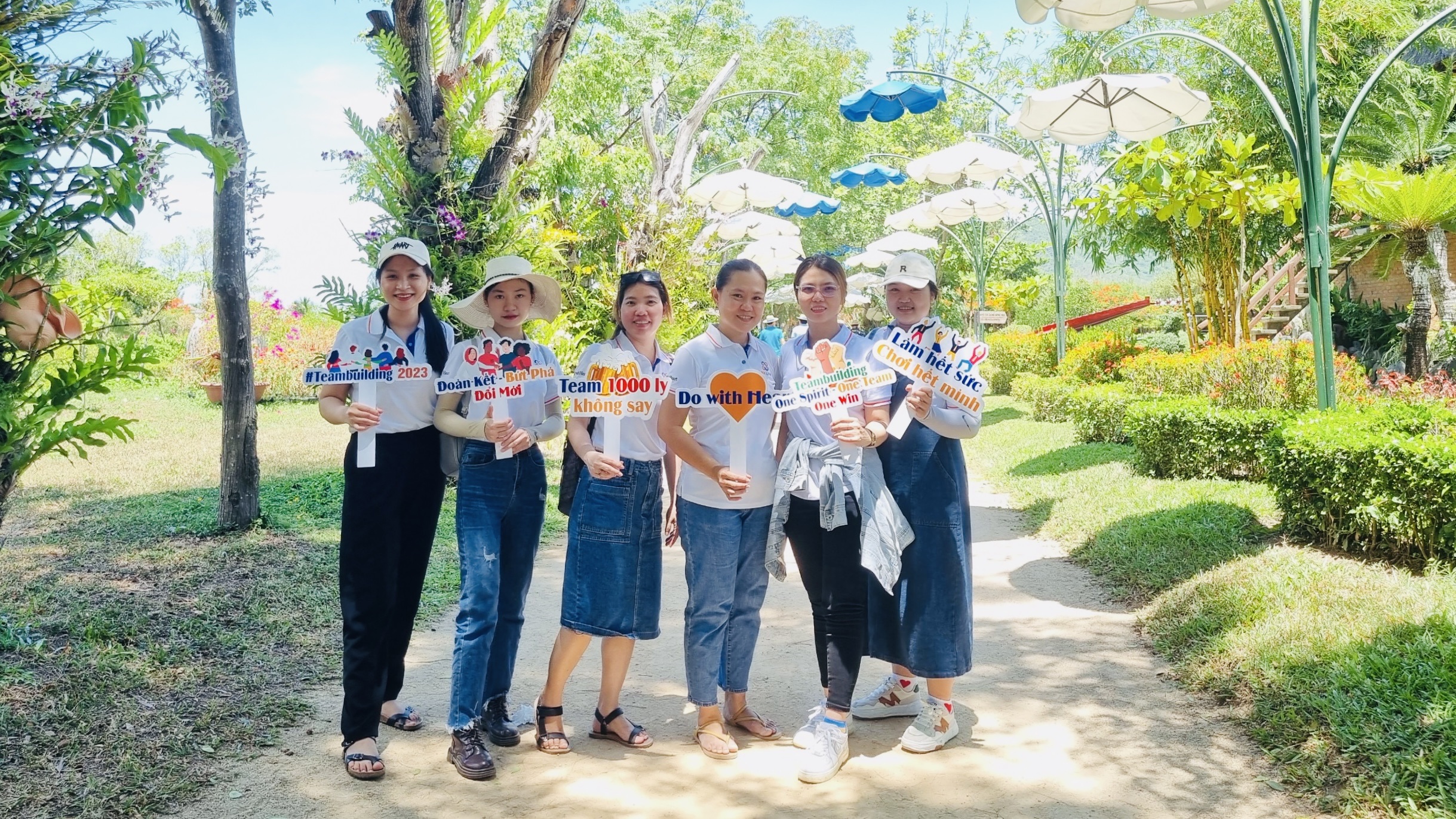 Teambuilding 2023 “TOGETHER WE GROW” Cùng nhau phát triển Teambuilding 2023 “TOGETHER WE GROW” Cùng nhau phát triển