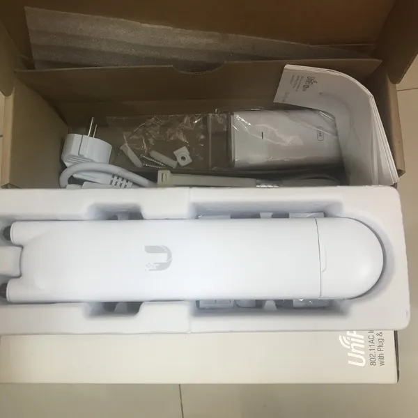 Thiết bị thu phát sóng WiFi - Ubiquiti UniFi® AP-AC-Mesh