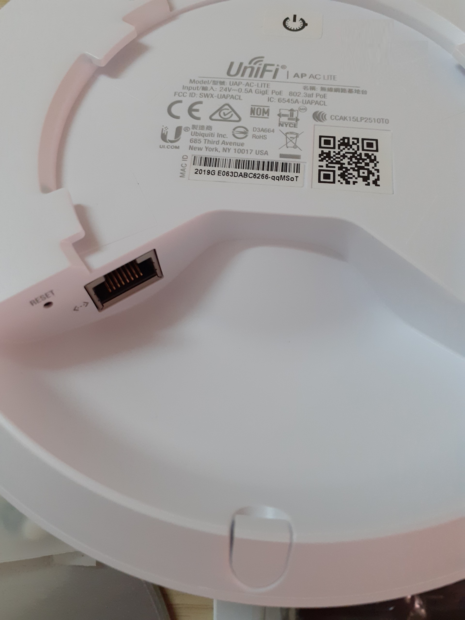 So sánh tính năng giữa 2 dòng UniFi Wifi: UAP AC Lite và U6 Lite So sánh tính năng giữa 2 dòng UniFi Wifi: UAP AC Lite và U6 Lite