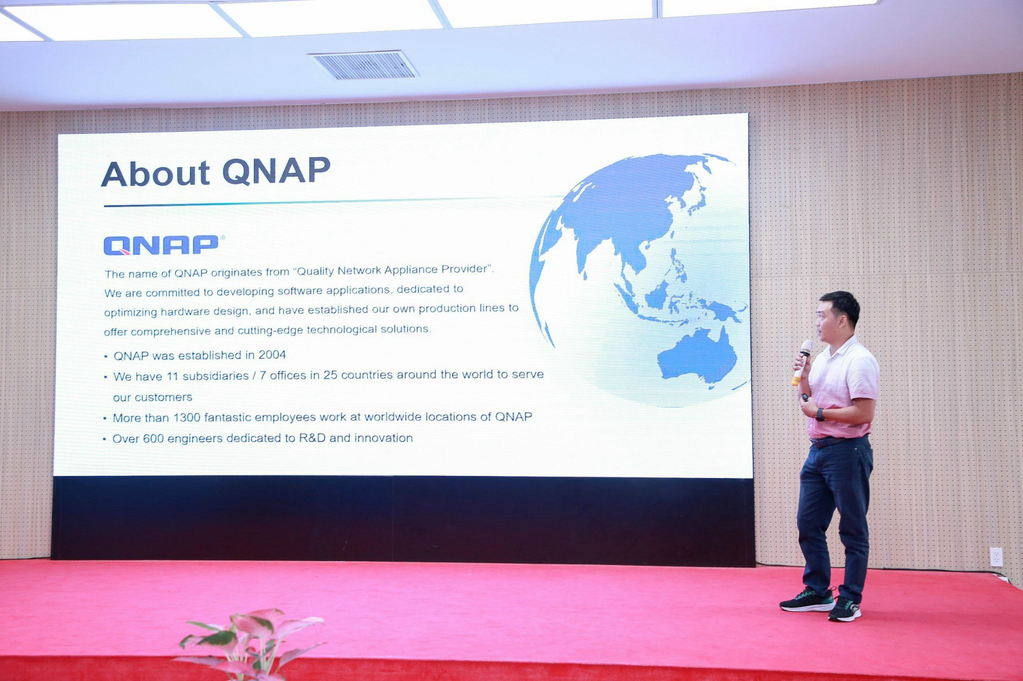 diễn giả đến từ Sangfor, Seagate và Qnap Workshop Chuyển Đổi Số Công Dân Số Cơ Hội và Thách Thức