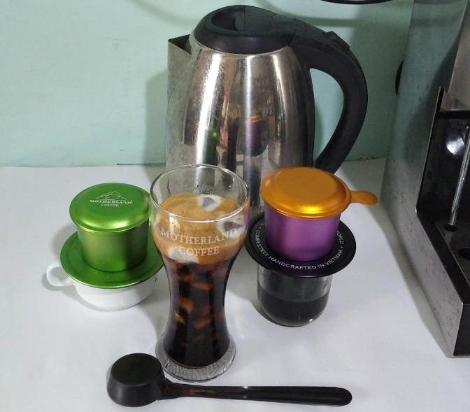 cà phê rang xay nguyên chất pha phin giá rẻ pha ra nước màu nâu đẹp cà phê rang xay nguyên chất pha phin giá rẻ pha ra nước màu nâu đẹp