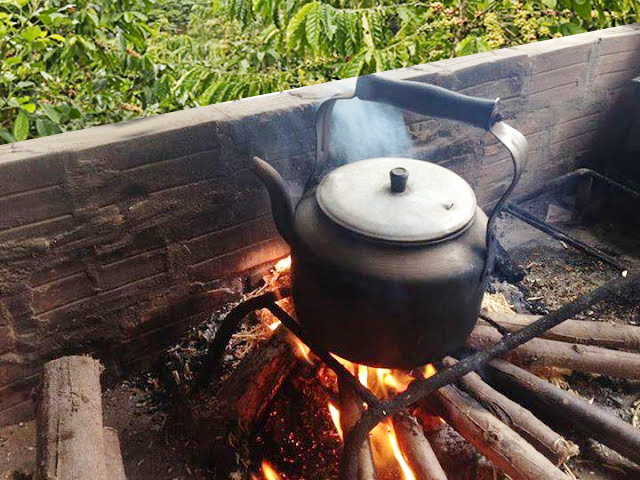 nấu nước pha cà phê robusta và arabica thời xưa nấu nước pha cà phê robusta và arabica thời xưa