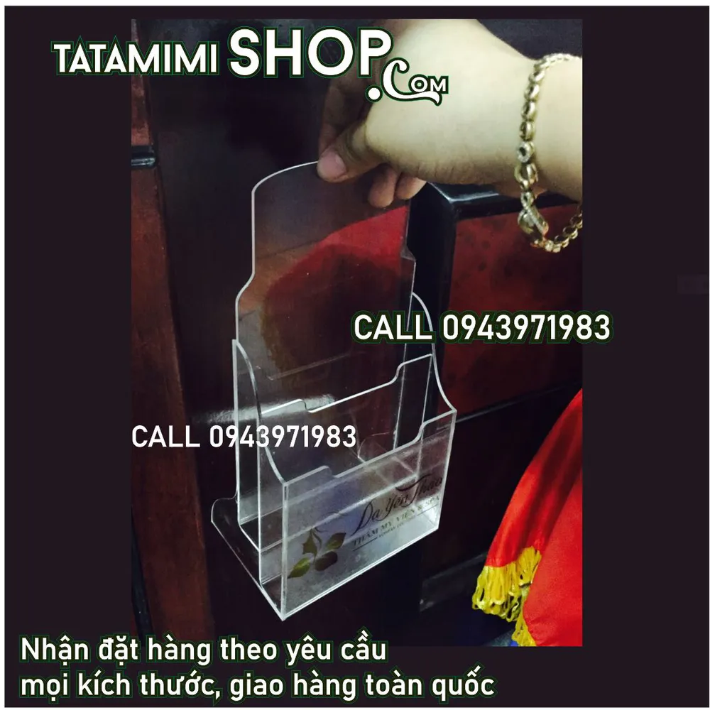 Hộp mica để tờ rơi A6 2 ngăn