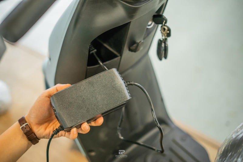 Hướng dẫn cách sạc xe đạp điện mới mua đúng cách để pin luôn bền bỉ 2 Hướng dẫn cách sạc xe đạp điện mới mua đúng cách để pin luôn bền bỉ 2