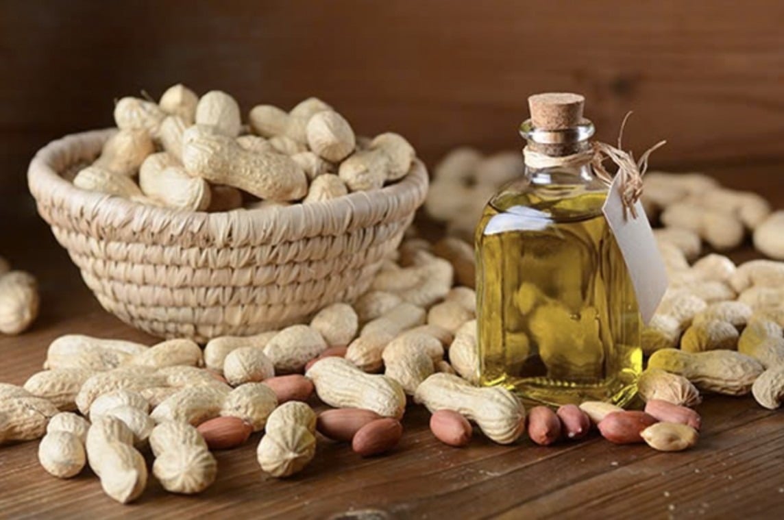 Vì sao nhiều người nghĩ dầu lạc ăn càng nhiều càng tốt?