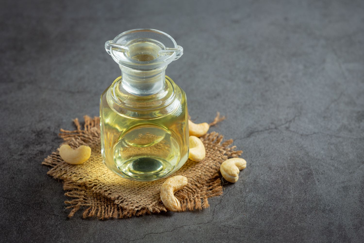 Dầu điều  Dầu điều