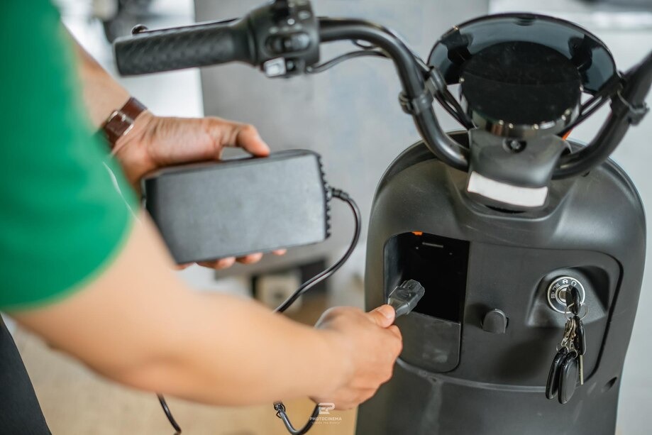 Hướng dẫn cách sạc xe đạp điện mới mua đúng cách để pin luôn bền bỉ 1 Hướng dẫn cách sạc xe đạp điện mới mua đúng cách để pin luôn bền bỉ