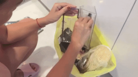 Lông thú cưng được hút vào hộp bụi sau khi được robot hút bụi lau nhà Tahawa Nhật Bản TH-06Plus hút Lông thú cưng được hút vào hộp bụi sau khi được robot hút bụi lau nhà Tahawa Nhật Bản TH-06Plus hút