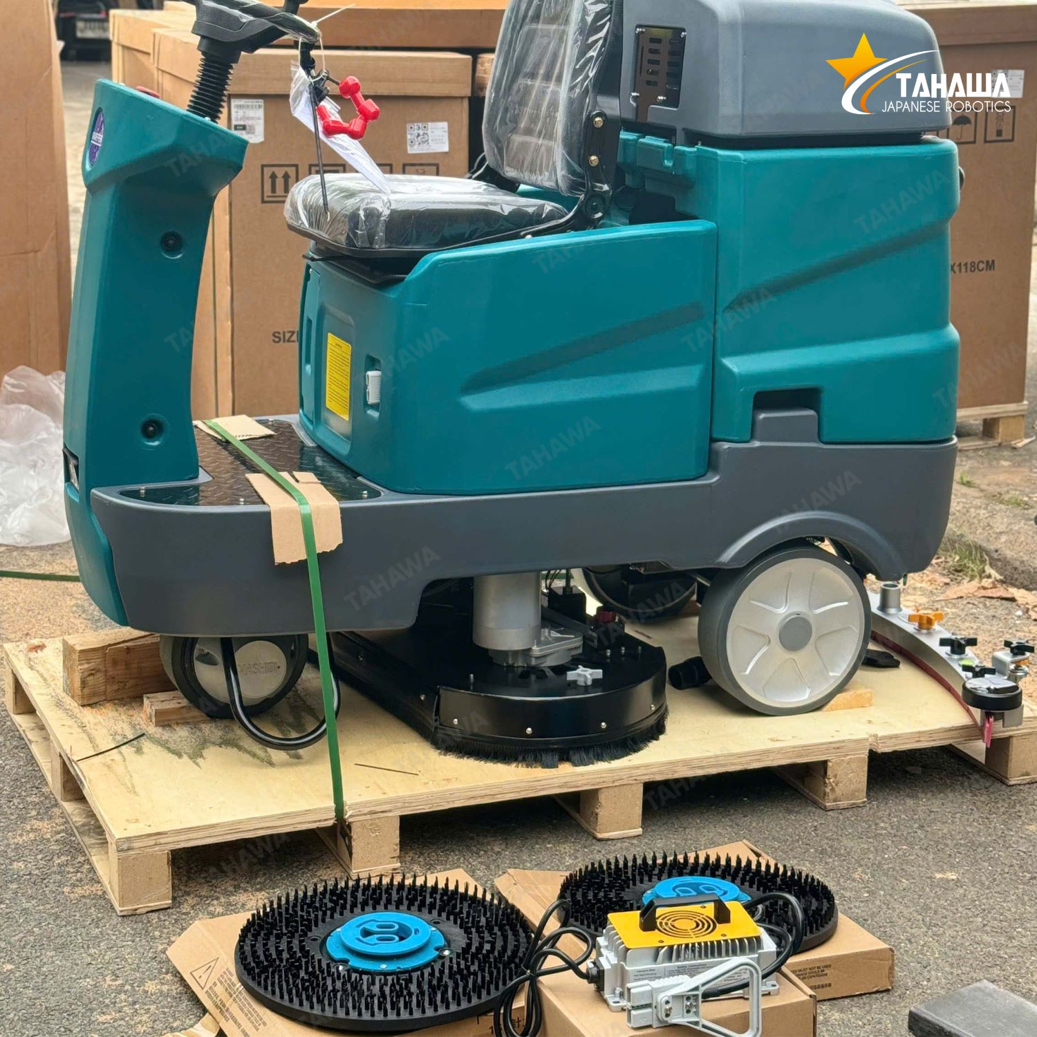 Máy chà sàn ngồi lái của Nhật Tahawa KF150 dùng bình Máy chà sàn ngồi lái của Nhật Tahawa KF150 dùng bình